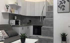 Tiras Scandinavian Apartment In Odessa City